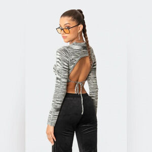NWOT Edikted Medina Knit Open Back Cropped Sweater in Grey/White Size L